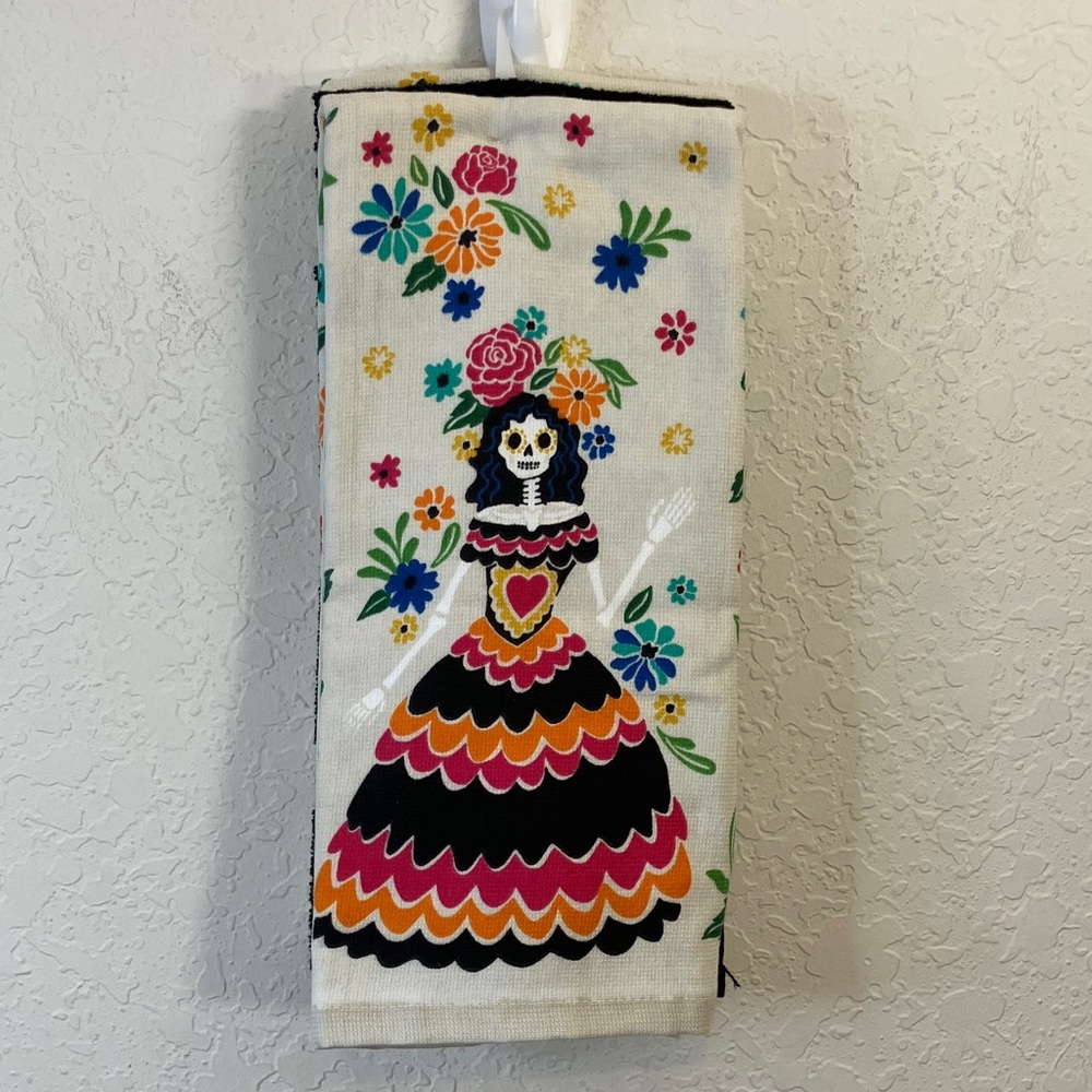 NWT Cynthia Rowley Colorful Dia de Los muertos Kitchen Towels Set